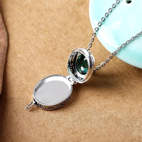 Antique Silver Green Stone Poison Locket Ashes Pill Necklace - Picture 3 of 6